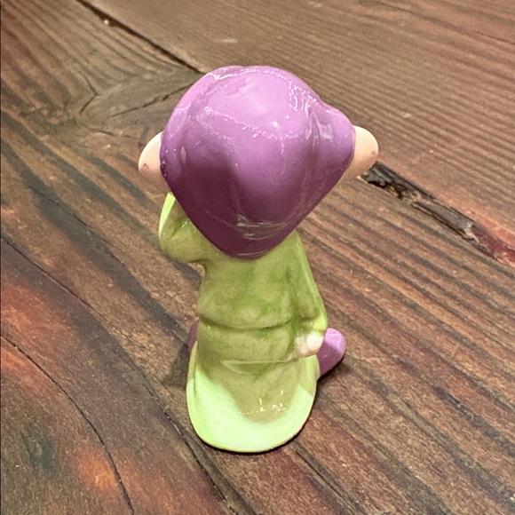 Vintage Japan Walt Disney 3" Ceramic Figure Snow White 7 Dwarfs - Dopey - Picture 3 of 6